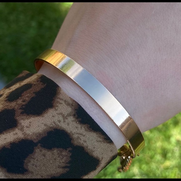 Jewelry - BUNDLE THIS FOR $9 Gold Cuff Bracelet
